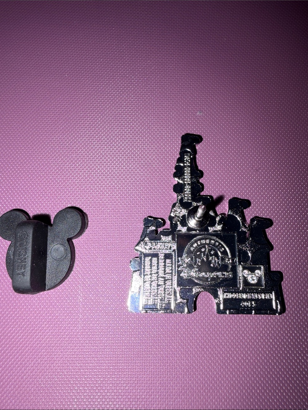 Disney grand Floridian Castle Enamel Pin in Light Blue - Picture 2 of 3